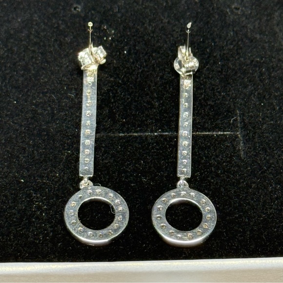 10k Solid White Gold & Diamond Elegant Drop Earrings. - Picture 4 of 6